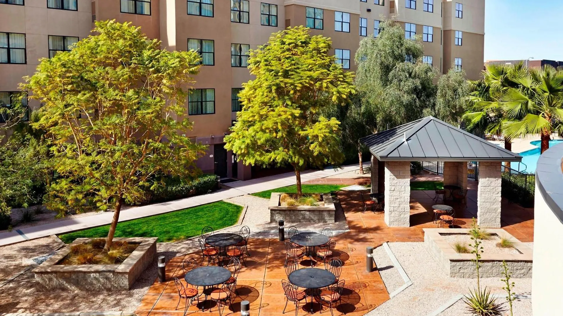 Courtyard Phoenix North / Happy Valley